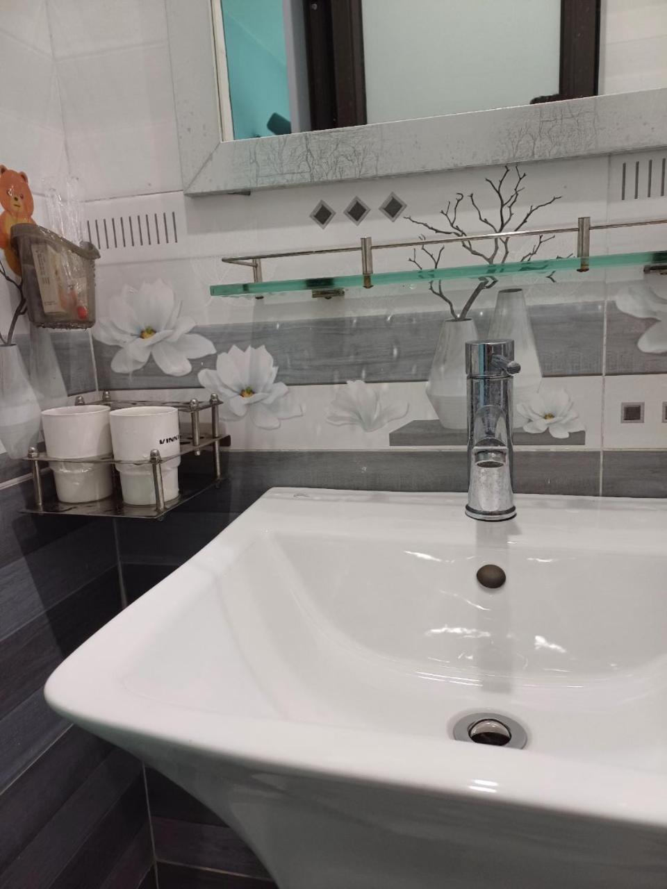 האנוי Hotel Hoa Ban Ha Noi מראה חיצוני תמונה