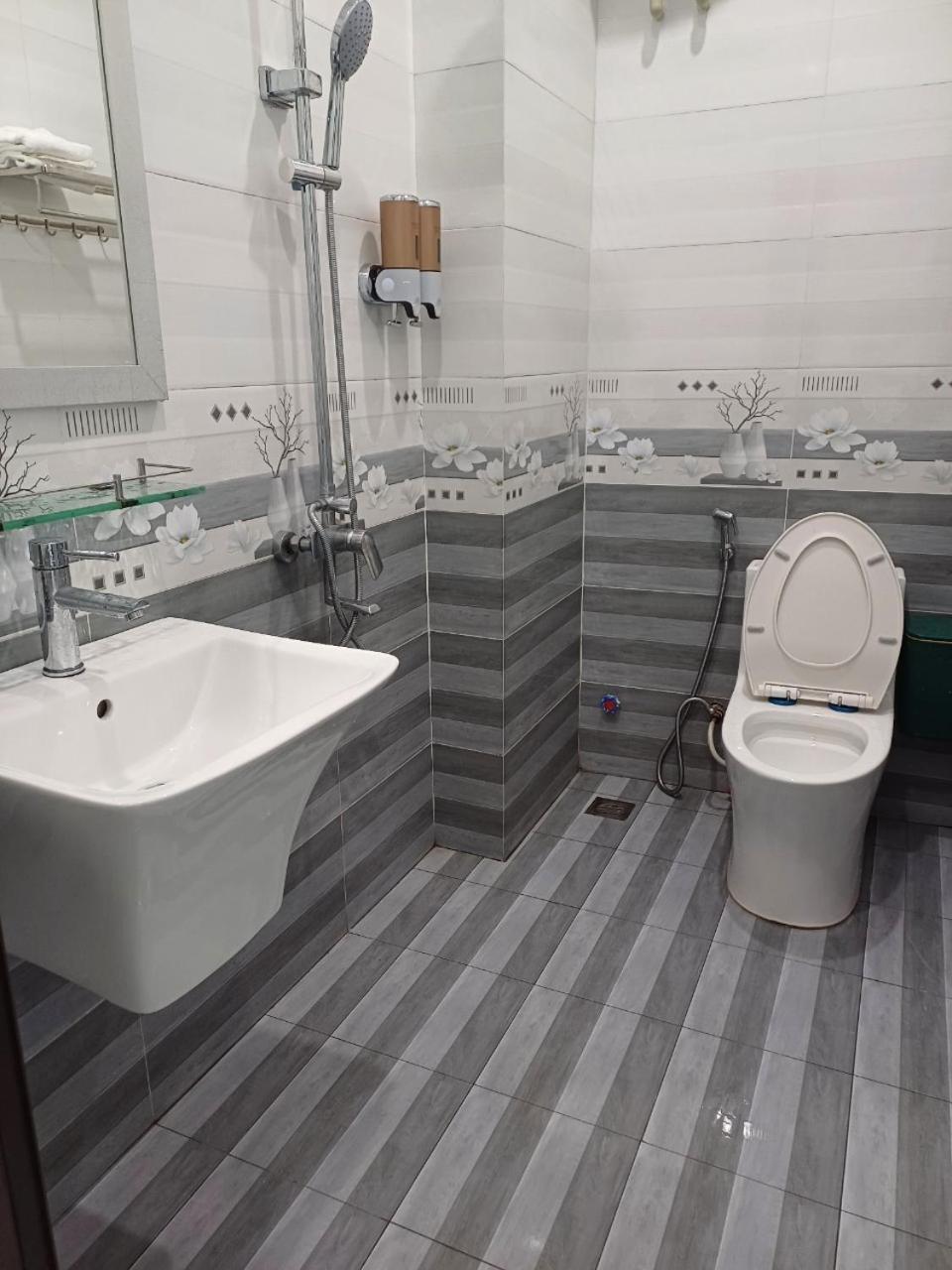 האנוי Hotel Hoa Ban Ha Noi מראה חיצוני תמונה